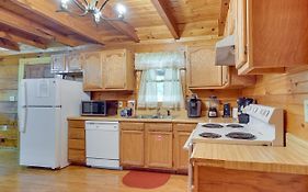Cabin With Hot Tub About 6 Mi To Downtown Gatlinburg!