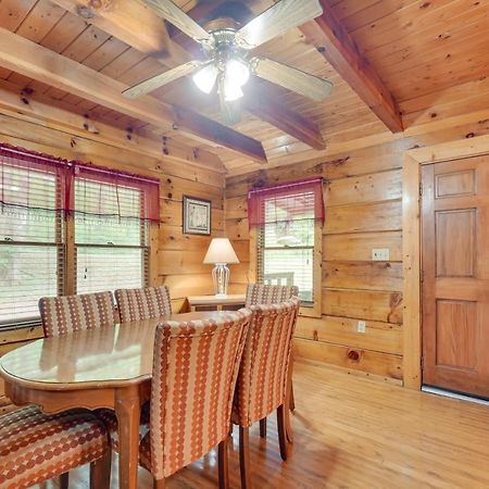 Cabin With Hot Tub About 6 Mi To Downtown Gatlinburg! Exterior photo